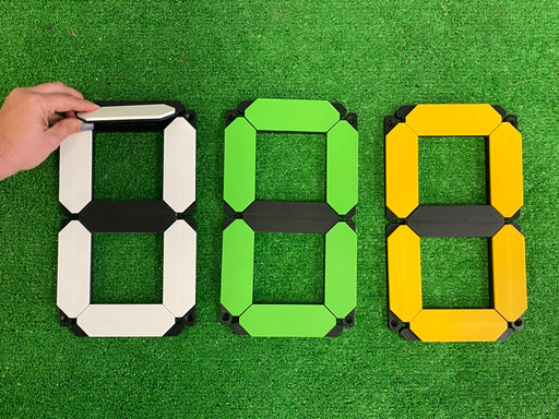 Cleverscore modules flip digits yellow, white and green