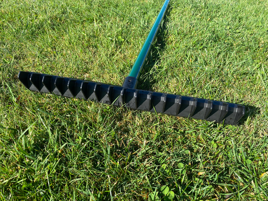 Razor Bunker Rake — Perennial Sport & Turf